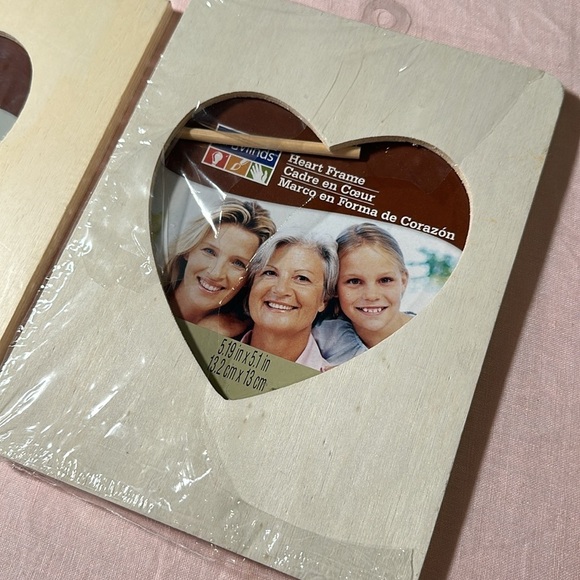 Lot of 2 ArtMinds Square Unfinished Wood Photo Frame Heart Shaped Craft DIY NEW - Picture 2 of 12